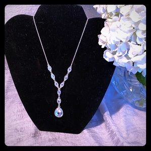 Drop crystal necklace